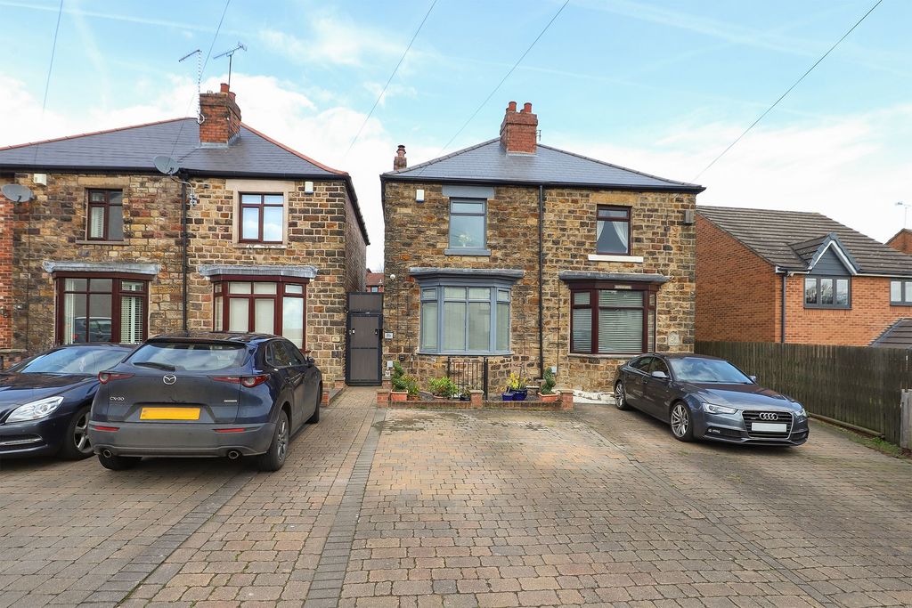 Property photo 2 of 29