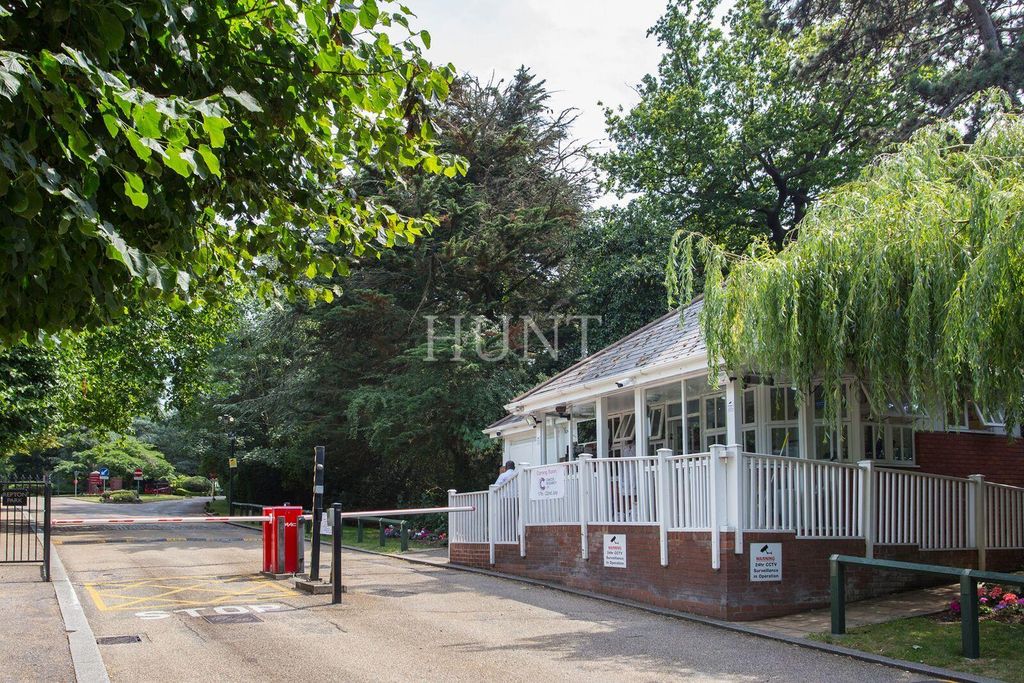Additional image 41 of 4 bed flat for saleRegents Drive, Repton Park, Woodford Green, Essex IG8