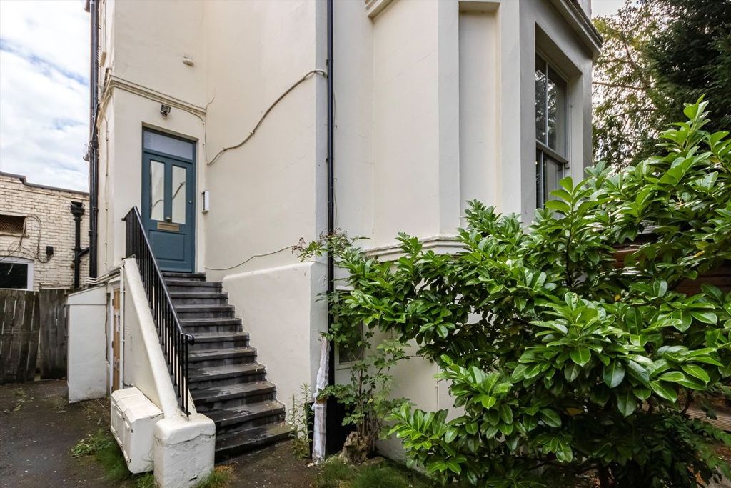 Property photo 1 of 5