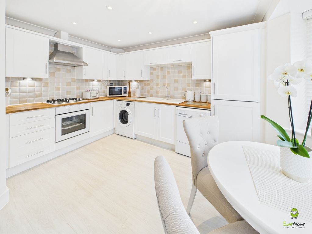 Property photo 1 of 14 Kitchen Diner 1 James Hillier Ewemove Bexley And D