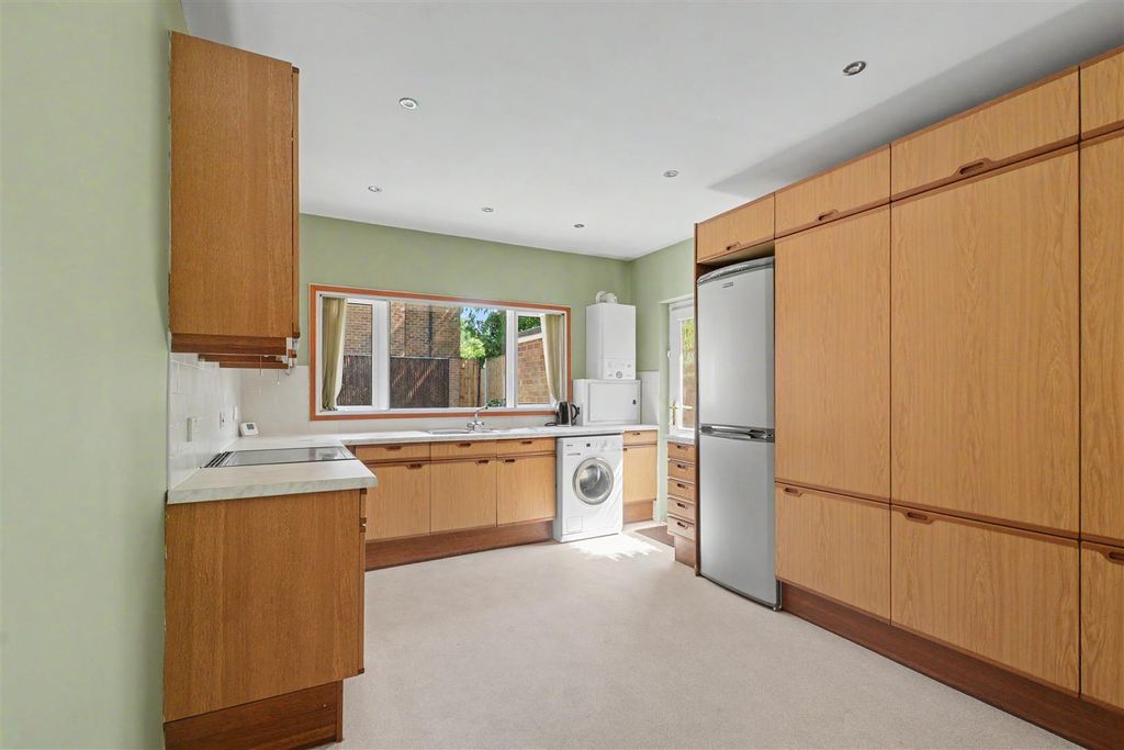 Property photo 3 of 21 Kitchen_1.Jpeg