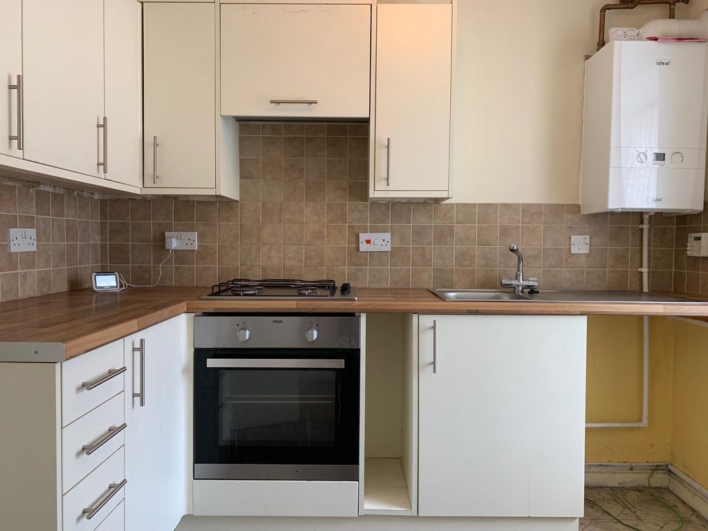 Property photo 2 of 4 Kitchen