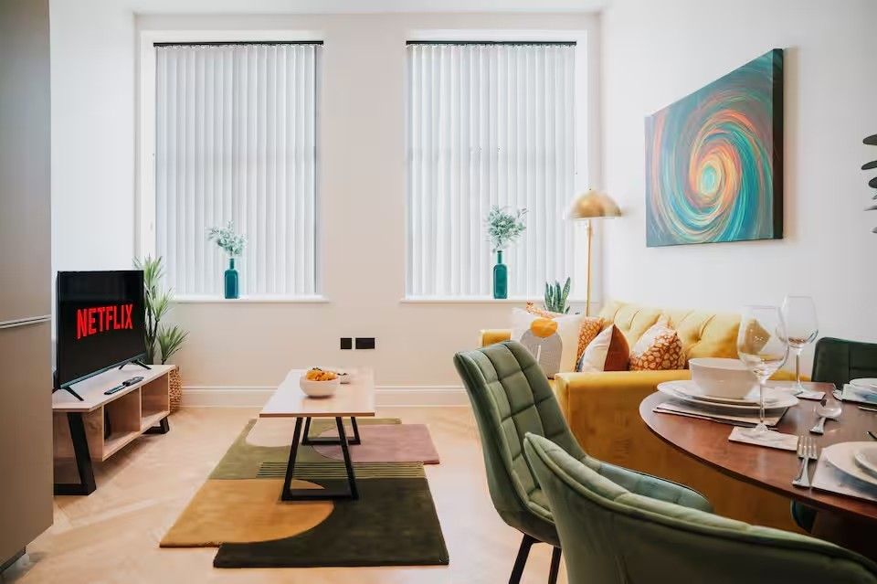 Property photo 1 of 12 Rjjbguh8