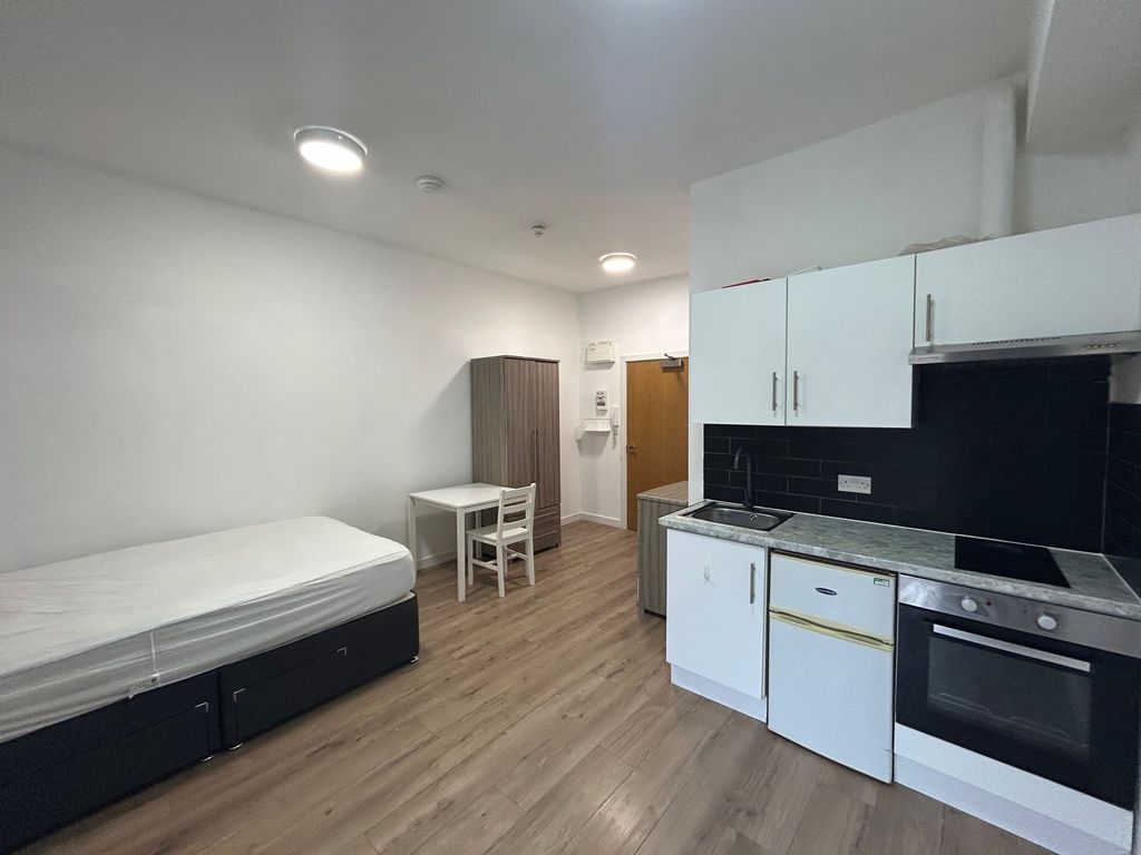 Property photo 1 of 3