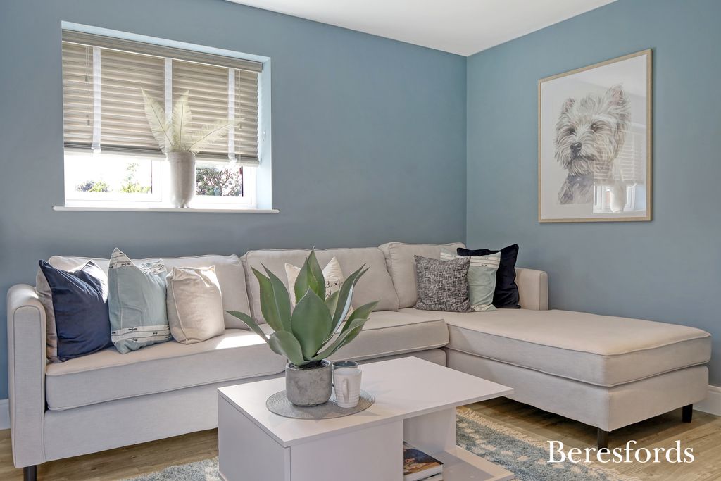 Property photo 3 of 12 Picture No. 11