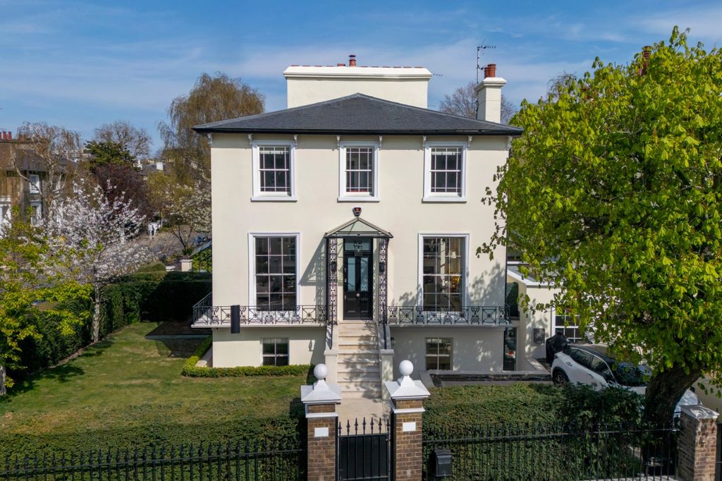 Property photo 1 of 17 Exterior