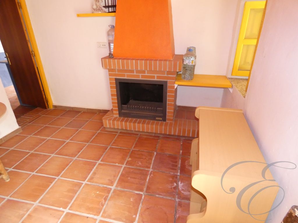 Property photo 3 of 9