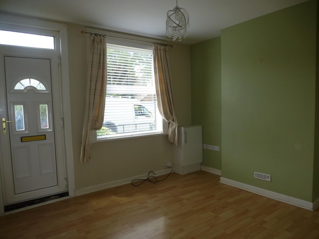 Property photo 3 of 17 Living Room