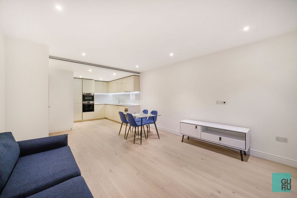 Property photo 2 of 22