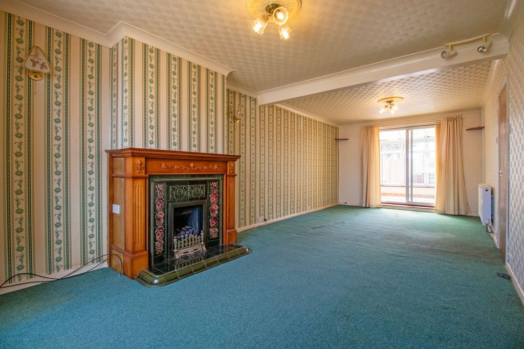 Property photo 2 of 21