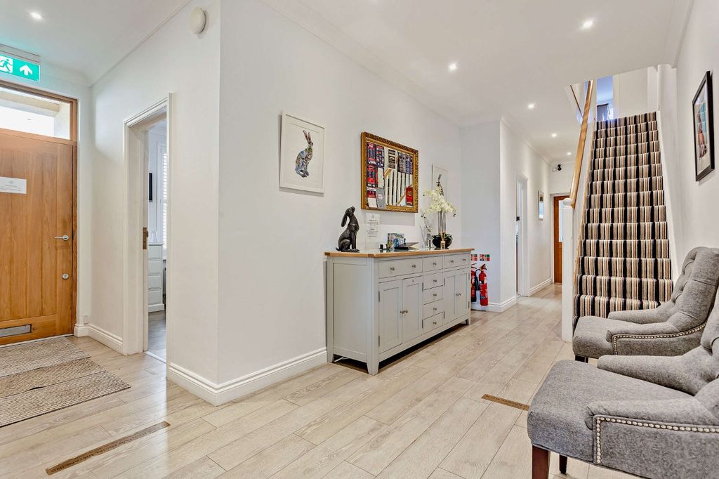 Property photo 3 of 32 Picture No. 20