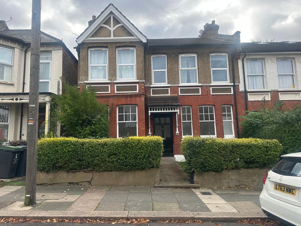 Property photo 1 of 11 Photo 2