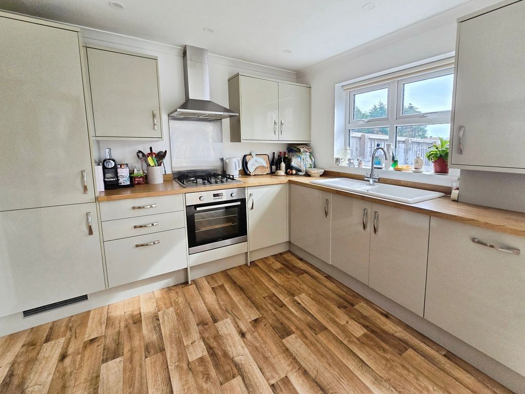 Property photo 2 of 15 Kitchen