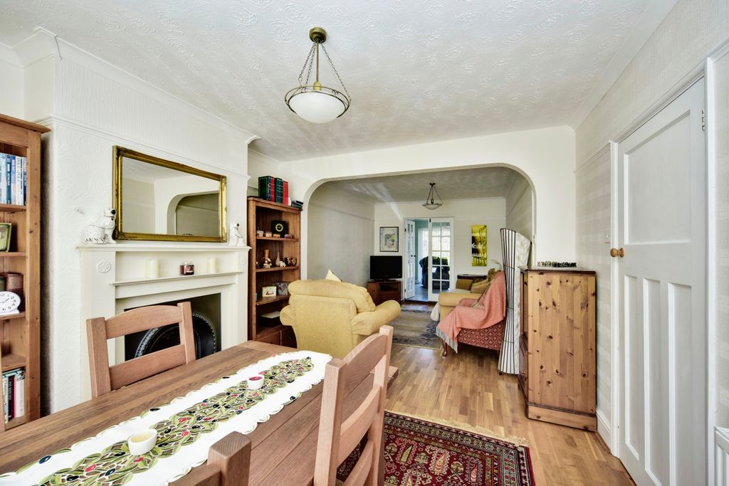 Property photo 3 of 20 Lounge/Dining Room