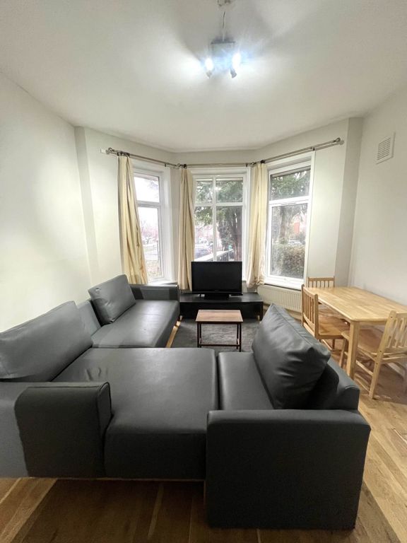 Property photo 2 of 7