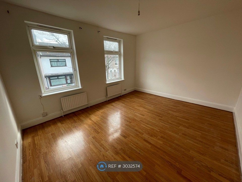 Property photo 2 of 11