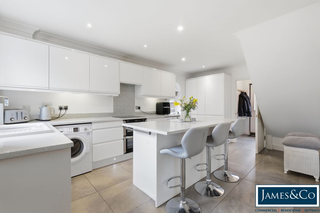 Property photo 2 of 21 52Lukinss