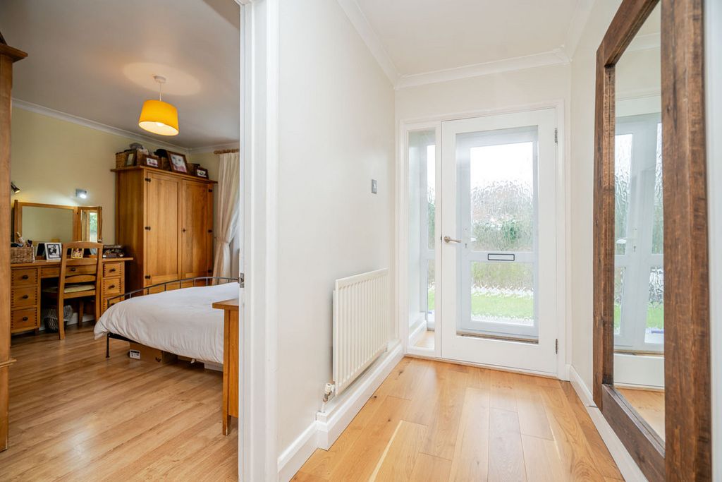 Property photo 3 of 24