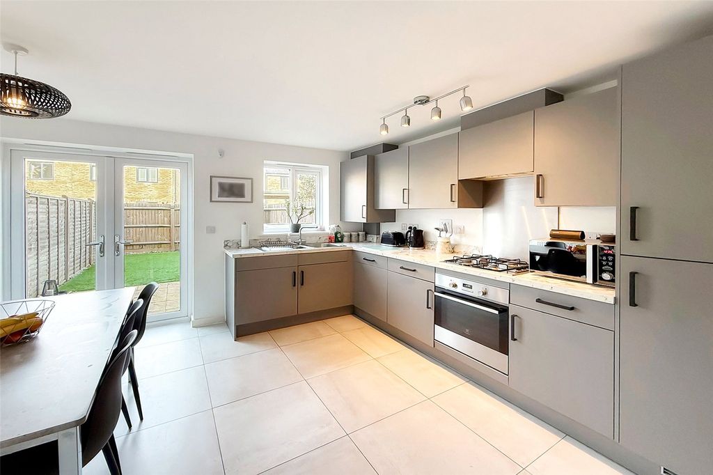 Property photo 2 of 16 Picture No. 10