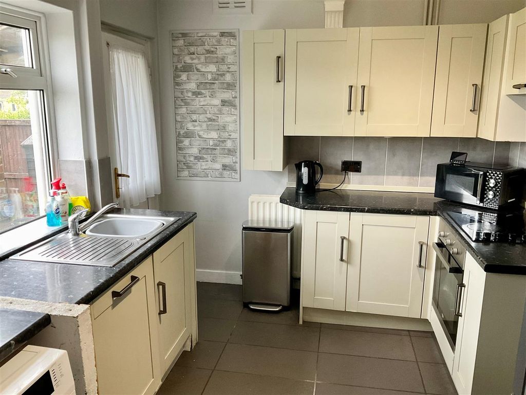 Property photo 2 of 16 Kitchena.Jpg