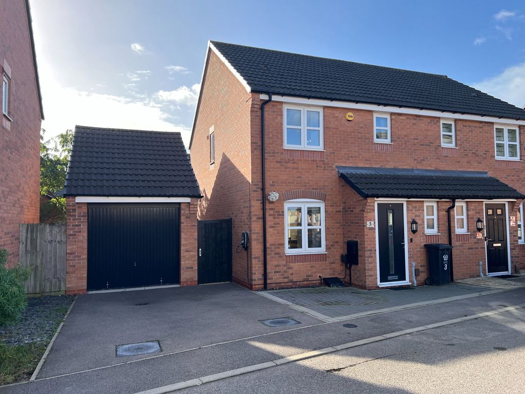 Wye Close, Leicester, Leicestershire LE4, 3 bed semi-detached house for ...