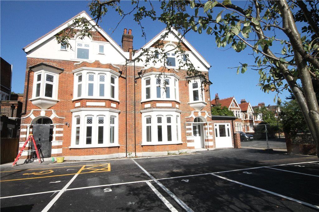 Property photo 1 of 8 External