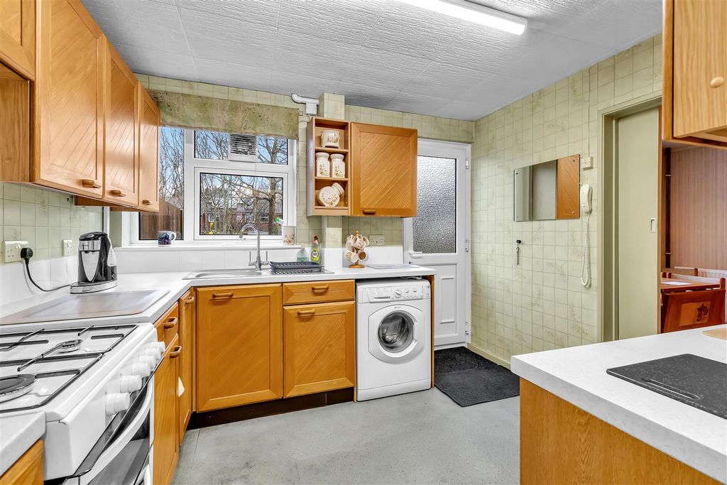 Property photo 3 of 22 Kitchen B.Jpg