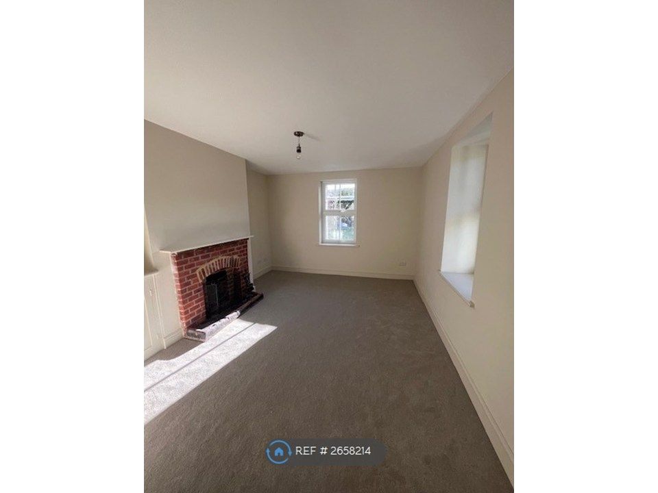 Property photo 3 of 11 Sitting Room