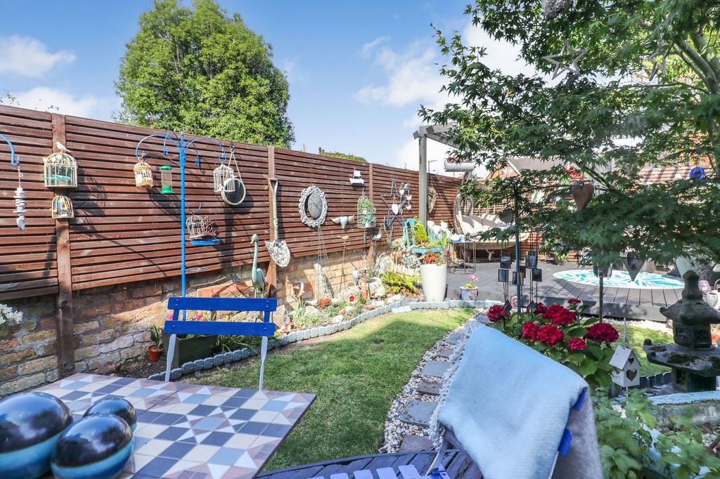 Property photo 2 of 46