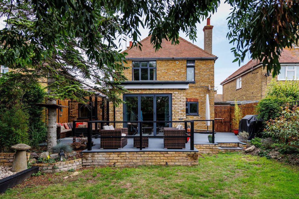 Property photo 3 of 29