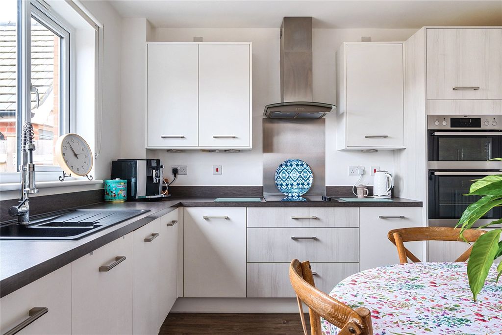 Property photo 3 of 13 Kitchen