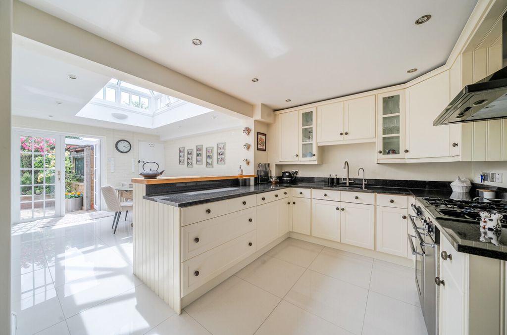 Property photo 2 of 32 1469922-6-6A306Ea...