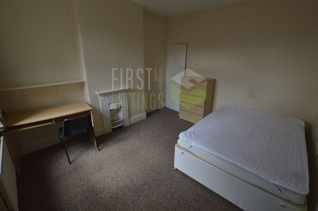 Property photo 3 of 11 Bedroom