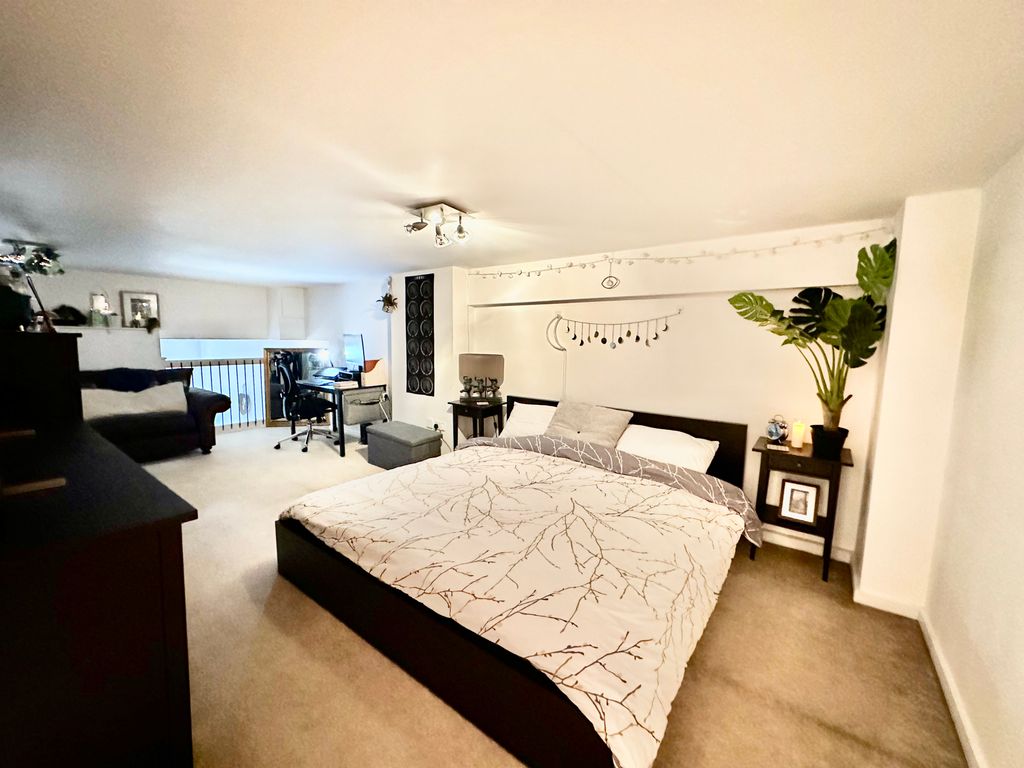 Property photo 3 of 31 Img_1399