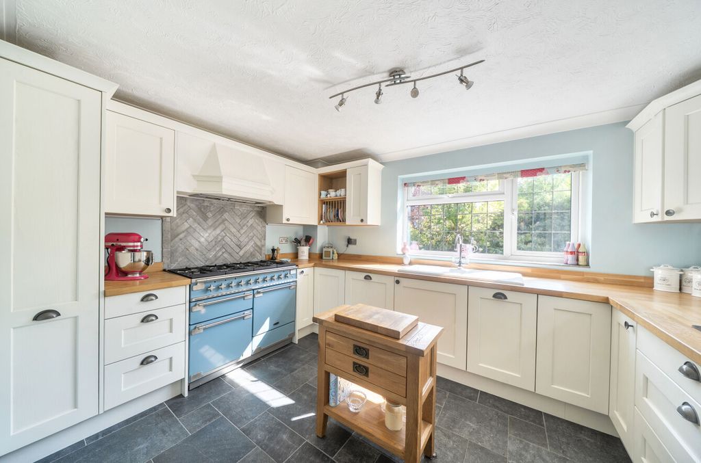 Property photo 2 of 18 1450035-19-69F11B...