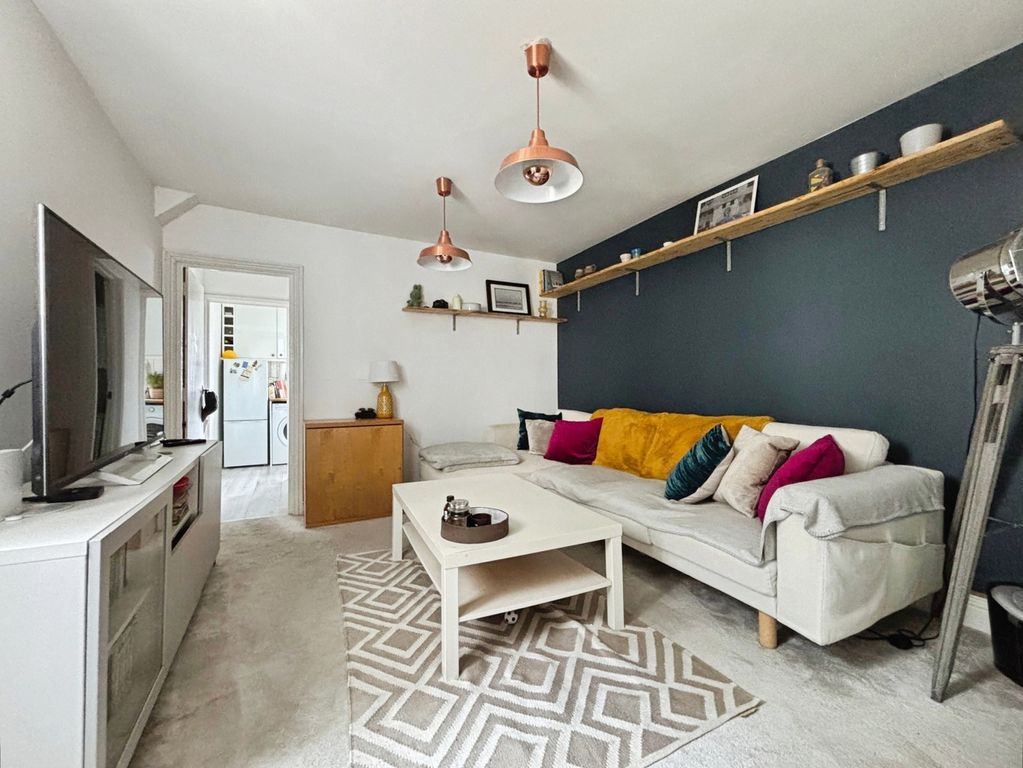 Property photo 3 of 10 Pbox-Img.Jpg