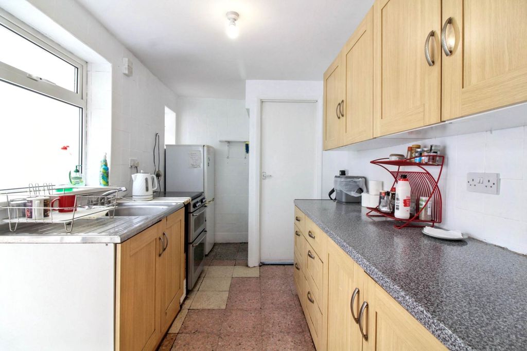 Property photo 3 of 14