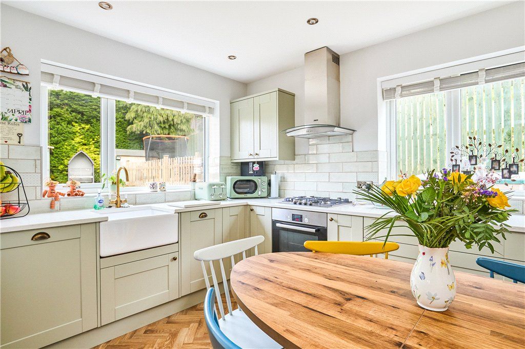 Property photo 2 of 19 Dining Kitchen