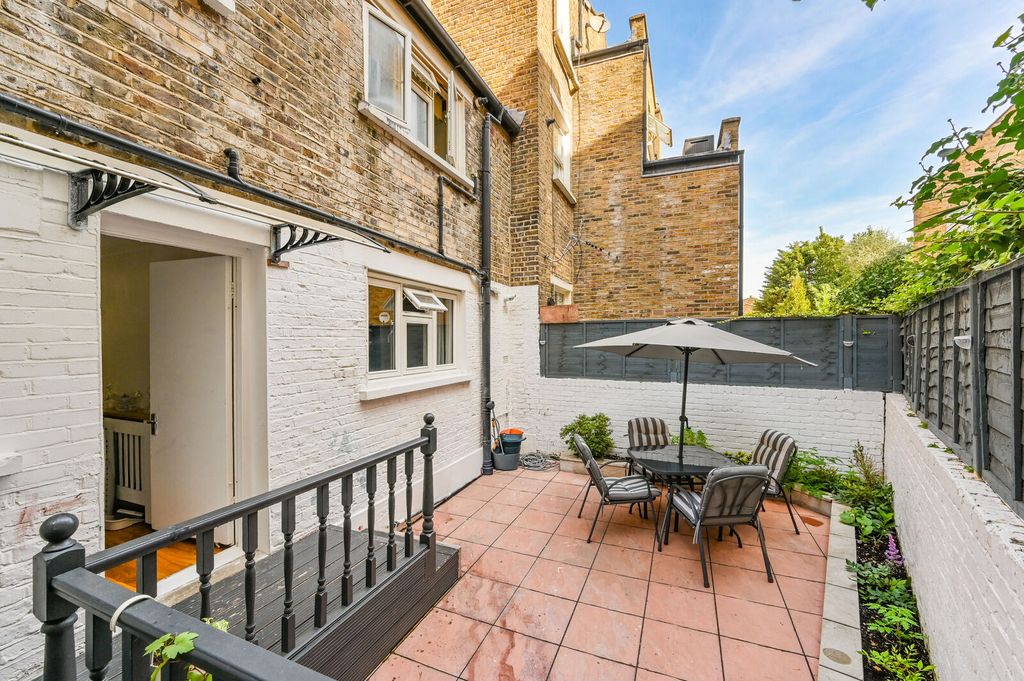Property photo 3 of 11