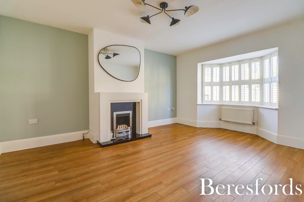 Property photo 1 of 12 Lounge