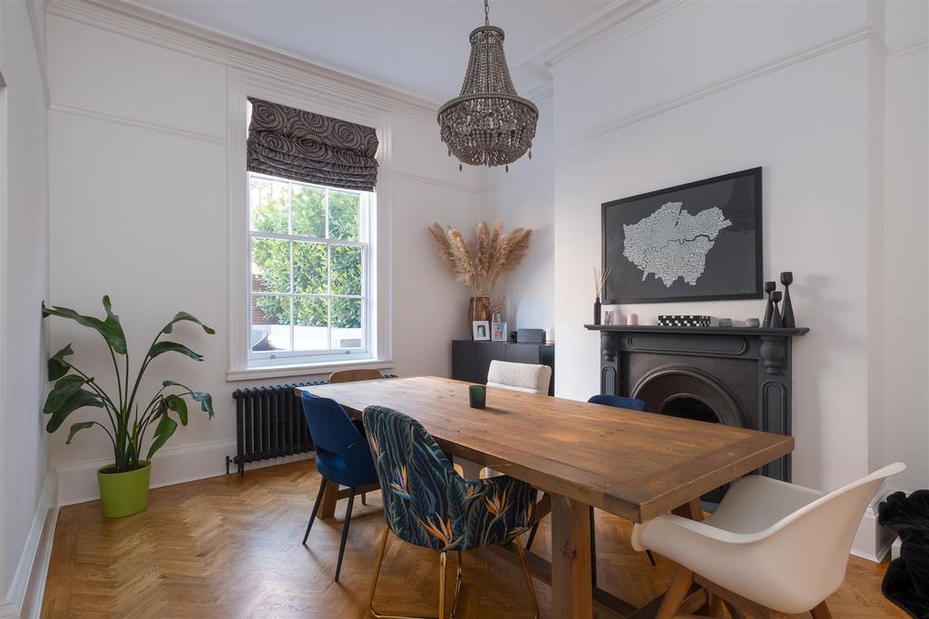 Property photo 3 of 34 Untitled (5 Of 44).Jpg