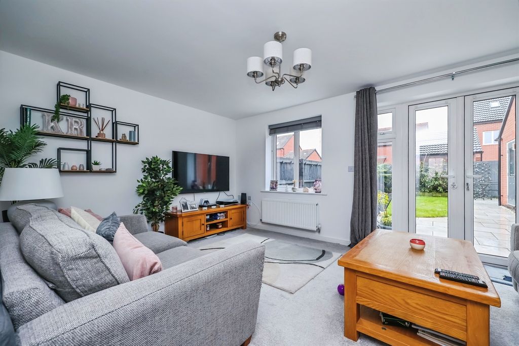 Property photo 2 of 21