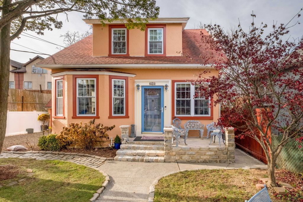 Property photo 1 of 24