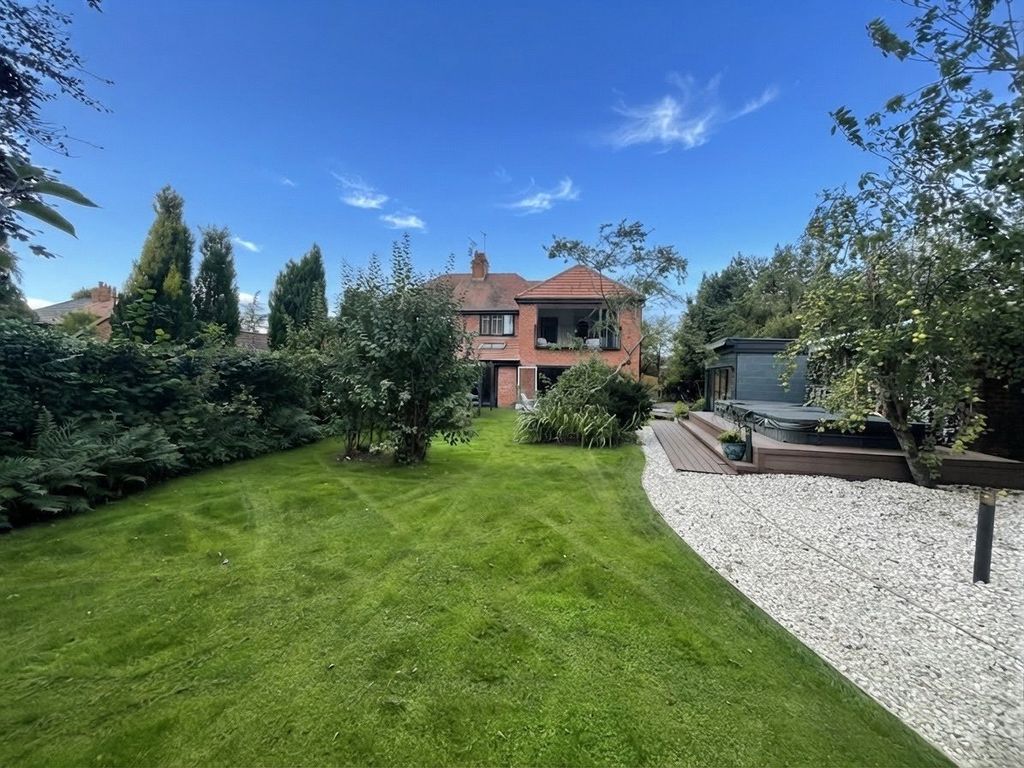 Property photo 1 of 44 Rear Garden