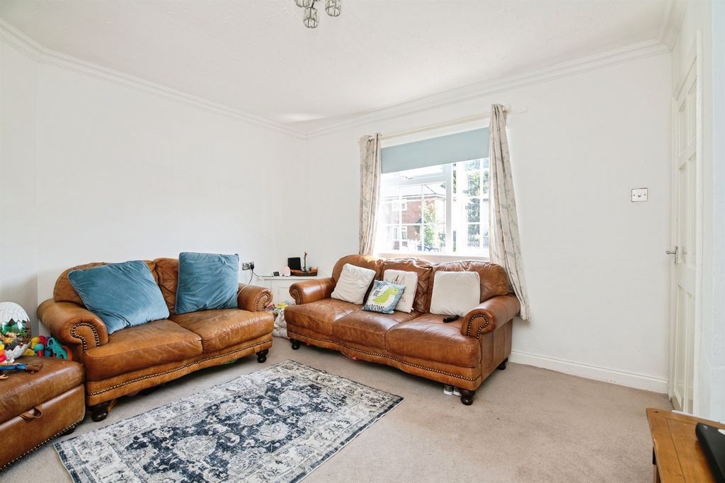 Property photo 3 of 18