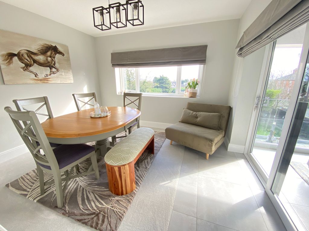 Property photo 3 of 15 Dining Room