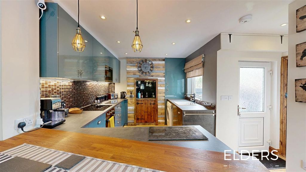 Property photo 3 of 15 Kitchen