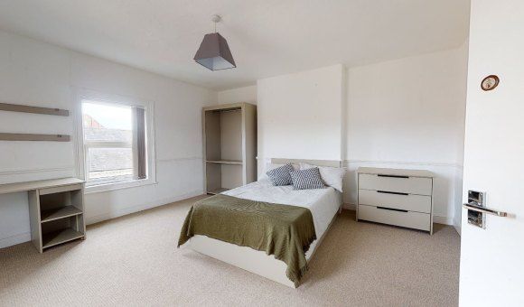 Property photo 1 of 9 Room 1