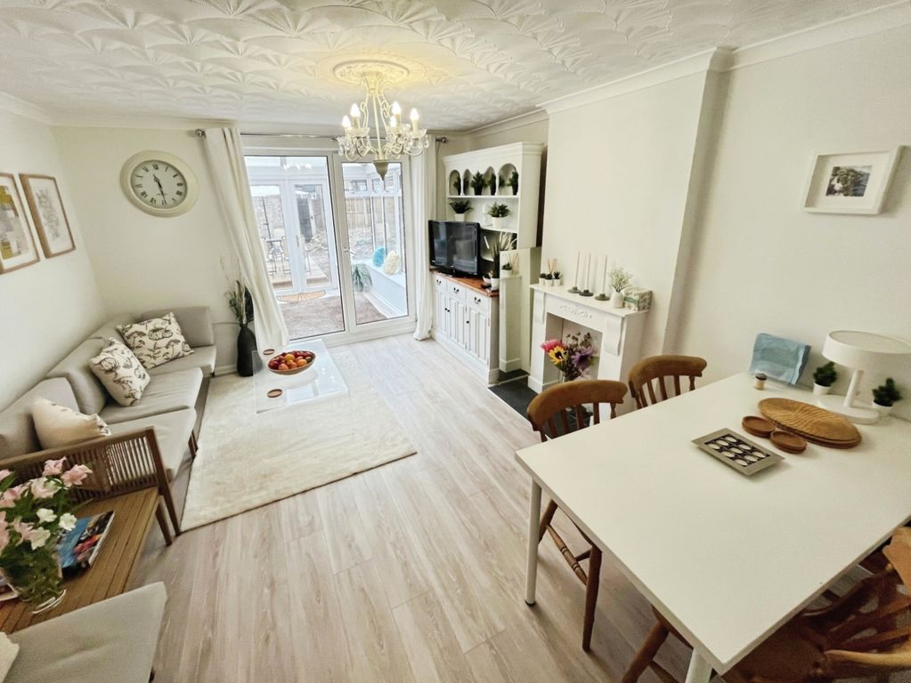 Property photo 3 of 12 Pbox-Img.Jpg