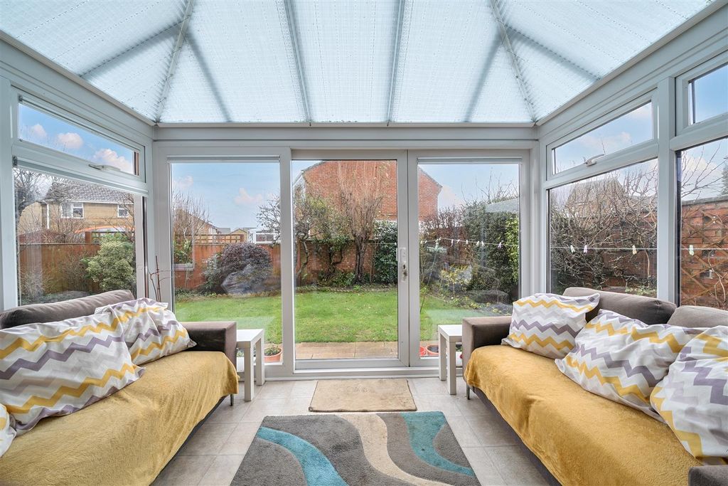 Property photo 3 of 14 Conservatory